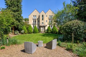 Communal Garden- click for photo gallery